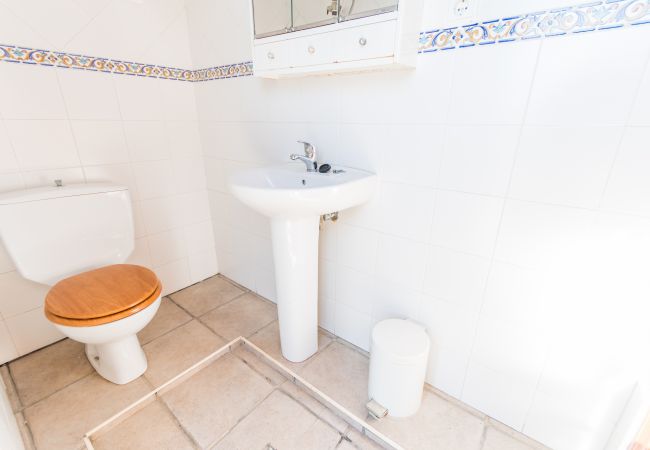 Bathroom of this rural house in Alhaurín el Grande