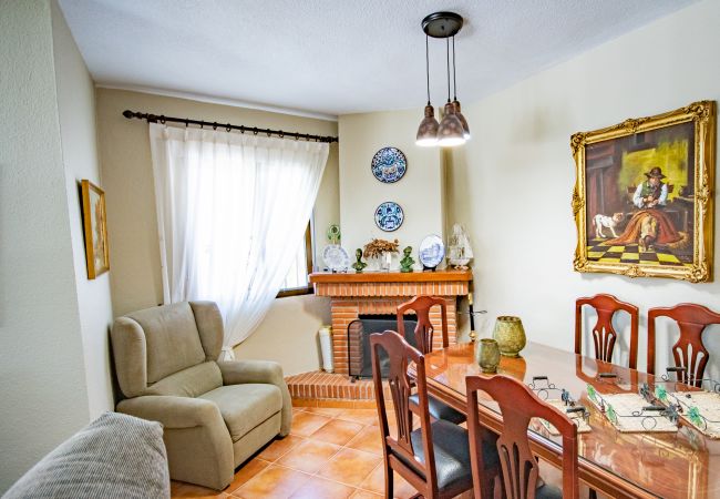 Dining room of this country house in Alhaurín el Grande