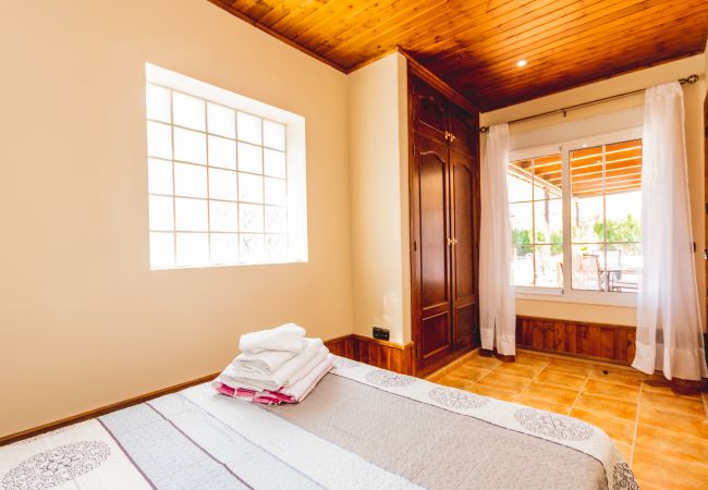 Bedroom of this rural house in Alhaurín el Grande