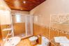 Bathroom of this rural house in Alhaurín el Grande