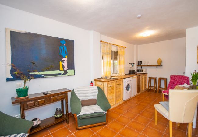 Living room of this rural house in Coín