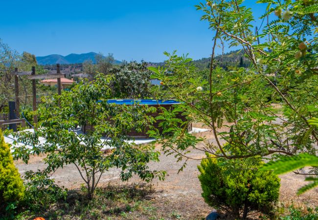 Garden of this rural house in Coín