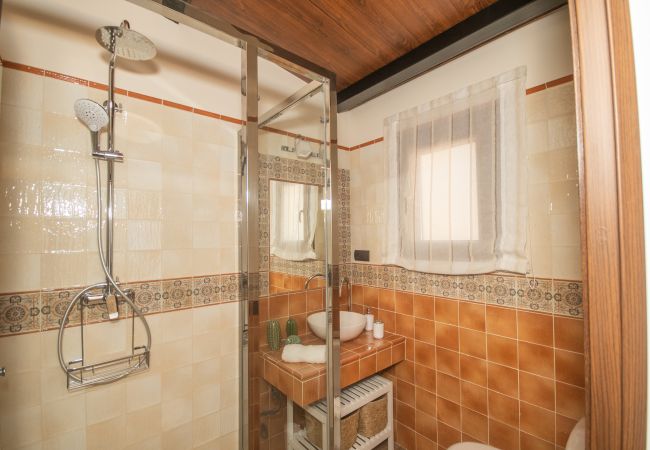 Bathroom of this villa in Alhaurín el Grande