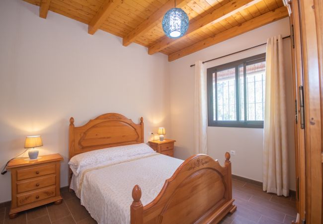 Bedroom of this country house in Alhaurín el Grande