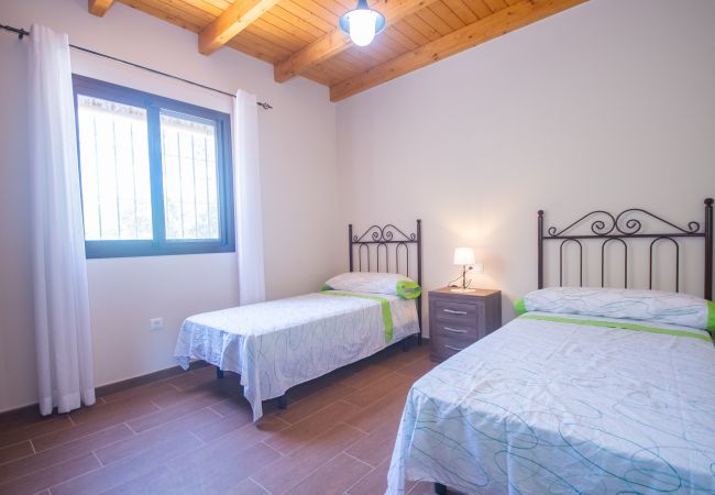 Bedroom of this country house in Alhaurín el Grande