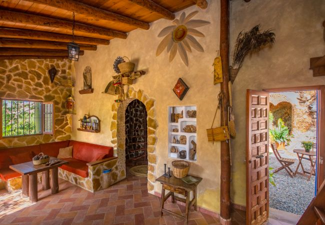 Living room of this rural house in Guaro