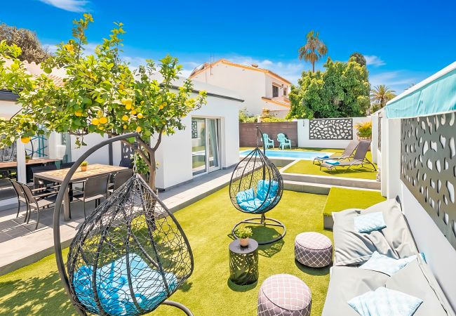 Villa in Málaga - Cubo's Cozy & Modern Sol de Malaga
