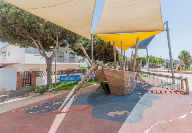 Children's park near this apartment in Rincón de la Victoria