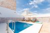 Pool of this house in El Torcal