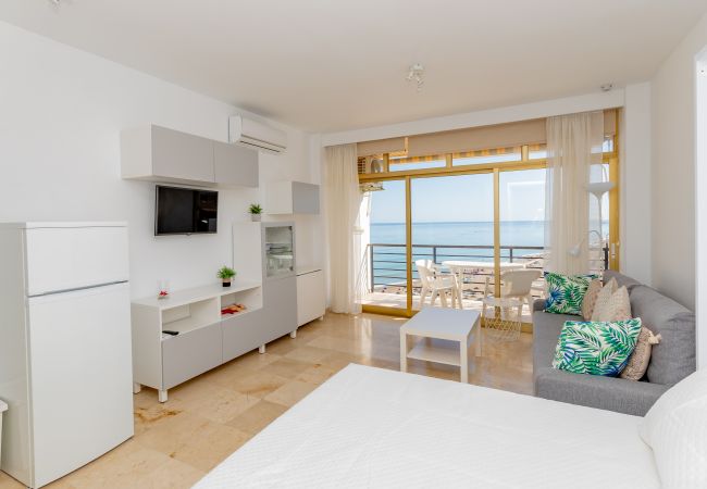 Living room of this studio in Torremolinos