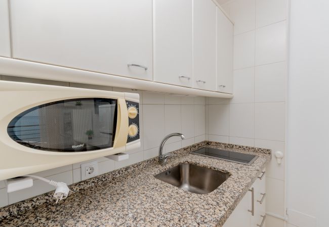 Kitchen of this studio in Torremolinos