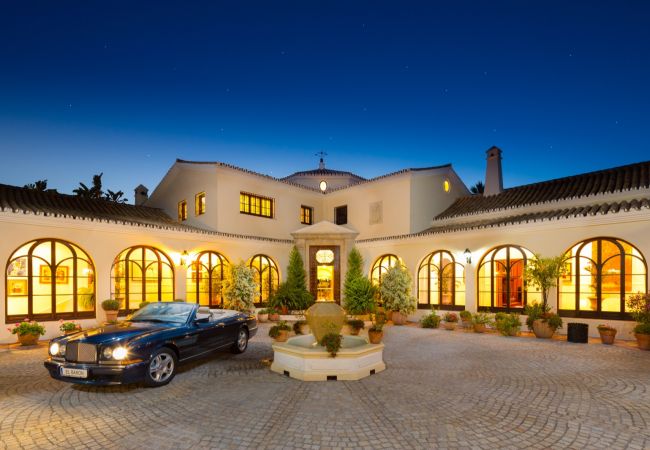 Villa in Marbella - Cubo's Luxury Mansion El Baron de Sierra Blanca