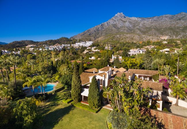 Villa in Marbella - Cubo's Luxury Mansion El Baron de Sierra Blanca
