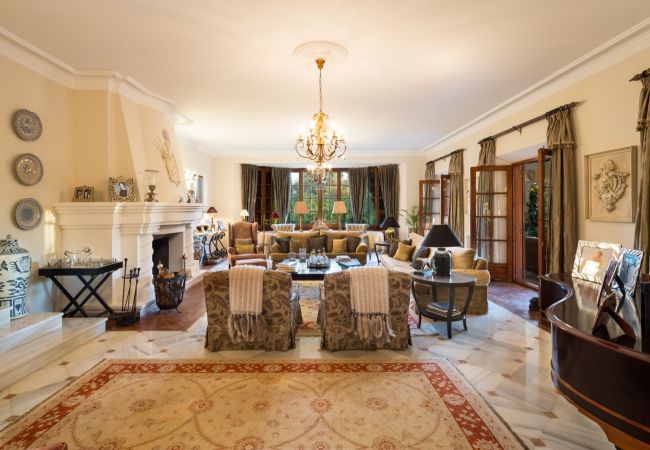 Villa in Marbella - Cubo's Luxury Mansion El Baron de Sierra Blanca