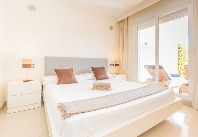 Bedroom of this apartment in Marbella