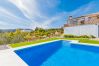 Private pool of this villa in Coín