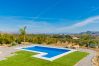 Private pool of this villa in Coín