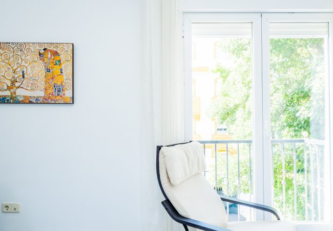 Living room of this apartment in Los Naranjos (Marbella)