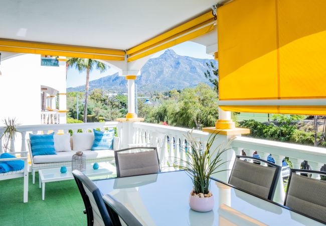 Terrace of this apartment in Los Naranjos (Marbella)