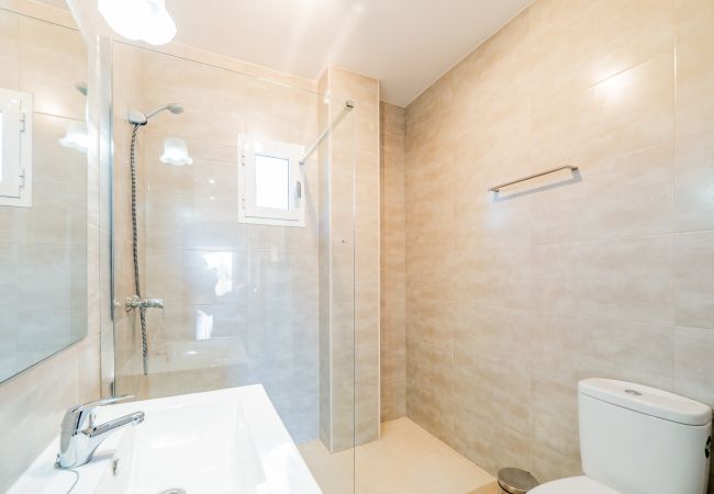 Bathroom of this rural house in Alhaurín el Grande