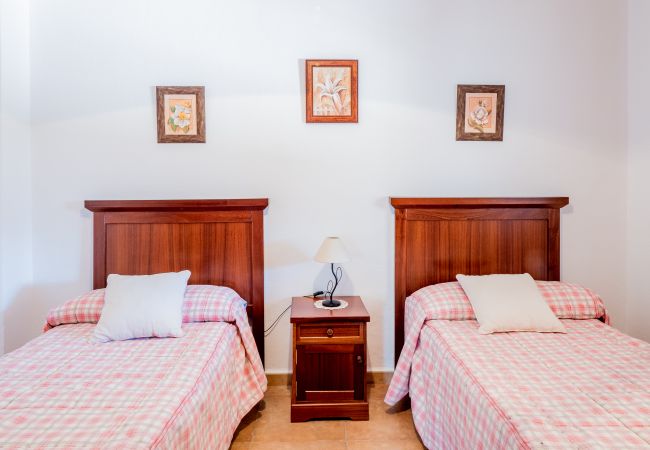 Children's bedroom of this rural house in Alhaurín el Grande