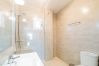 Bathroom of this rural house in Alhaurín el Grande