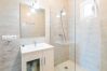 Bathroom of this rural house in Alhaurín el Grande
