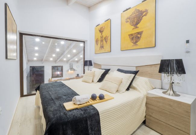 Bedroom of this country house in Alhaurín el Grande