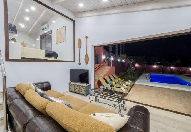 Living room of this farm in Alhaurín el Grande