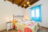 Bedroom of this rural house in Pizarra