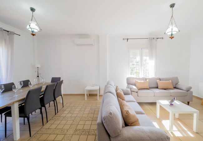Villa in Alhaurin de la Torre - Cubo's Villa Plumaria de Alhaurin