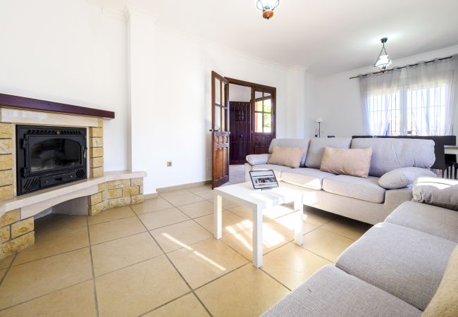 Villa in Alhaurin de la Torre - Cubo's Villa Plumaria de Alhaurin