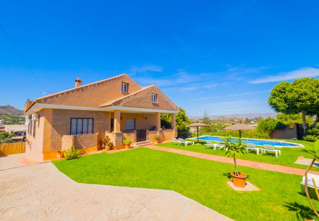 Villa in Alhaurin de la Torre - Cubo's Villa Plumaria de Alhaurin