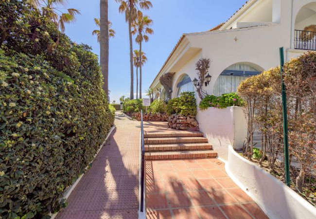 Apartment in Marbella - Cubo's Penthouse Cabopino Port Marbella +Parking