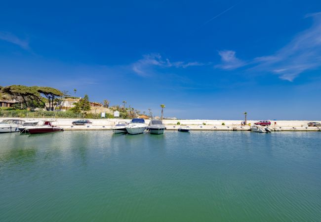 Apartment in Marbella - Cubo's Penthouse Cabopino Port Marbella +Parking