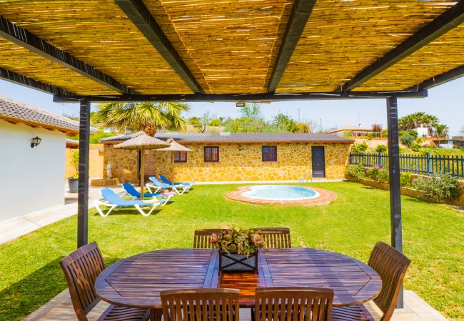 Outdoor garden of the Haro Rural House