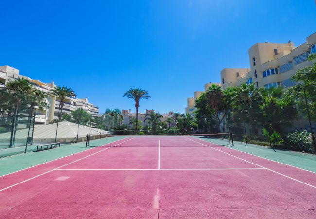 Apartment in Torremolinos - Cubo's Urban Brigitte Torremolinos & Parking