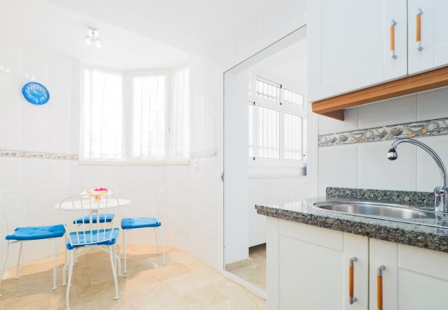 Apartment in Torremolinos - Cubo's Urban Brigitte Torremolinos & Parking