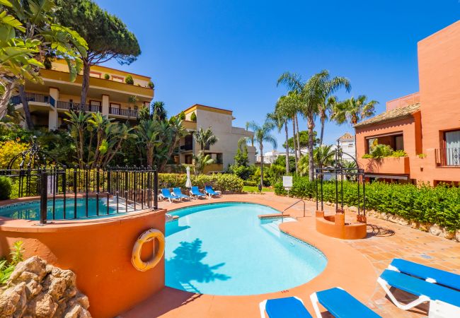 Apartment in Marbella - Cubo's Beach & Parking Jardines de Don Carlos