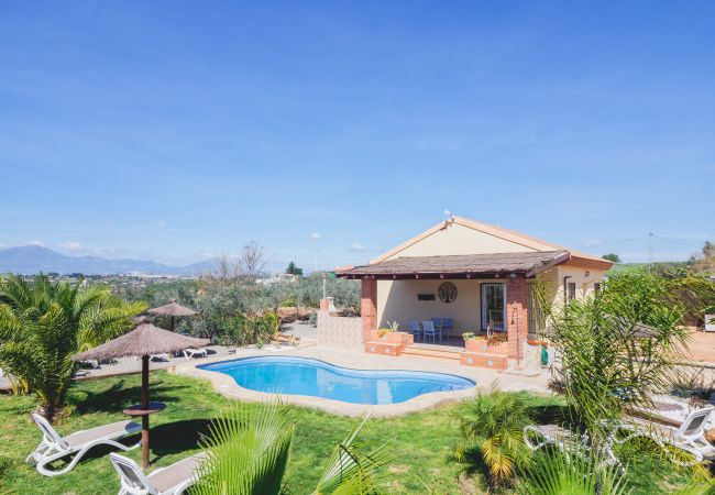 Cottage in Alhaurín el Grande - Cubo's Greenlife House
