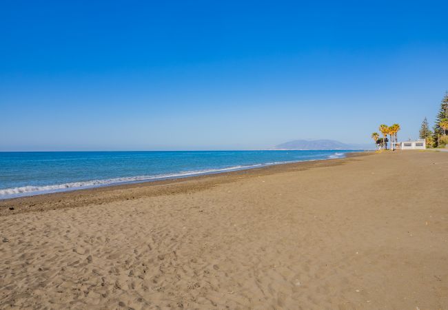 Rent by room in Torre de Benagalbon - Cubo's Hostal William's Sunny 1 with Breakfast