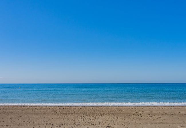 Rent by room in Torre de Benagalbon - Cubo's Hostal William's Sunny 1 with Breakfast