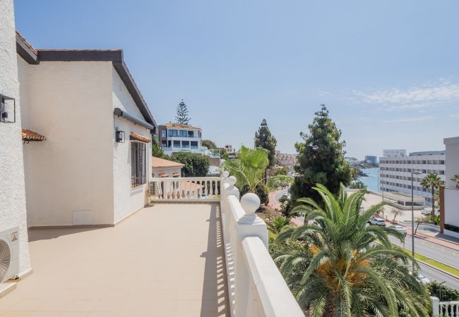 Villa in Benalmádena - Cubo's Beach Front Villa Benalmadena