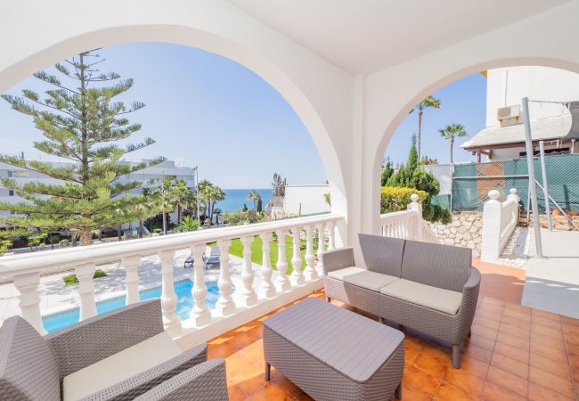 Villa in Benalmádena - Cubo's Beach Front Villa Benalmadena
