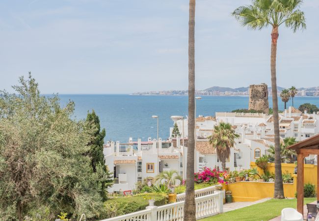 Villa in Benalmádena - Cubo's Beach Front Villa Benalmadena