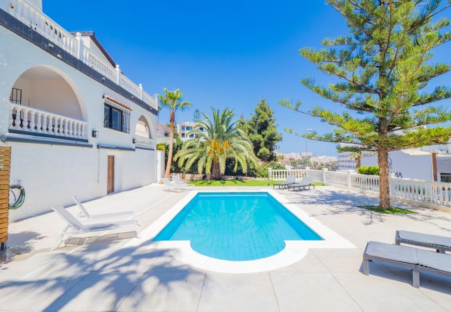 Villa in Benalmádena - Cubo's Beach Front Villa Benalmadena