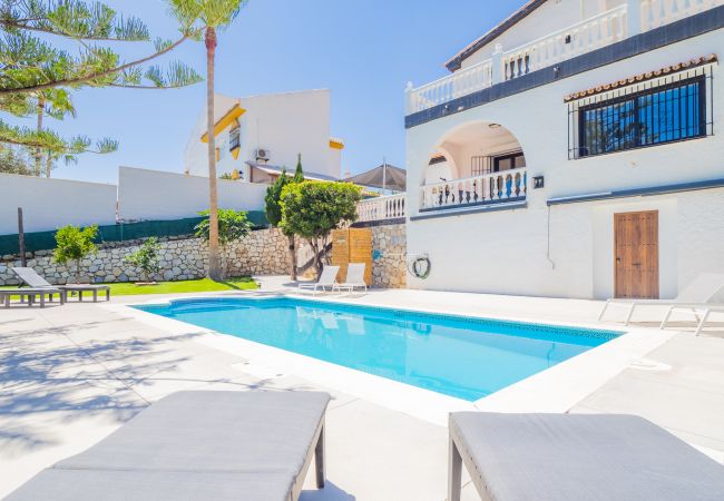 Villa in Benalmádena - Cubo's Beach Front Villa Benalmadena
