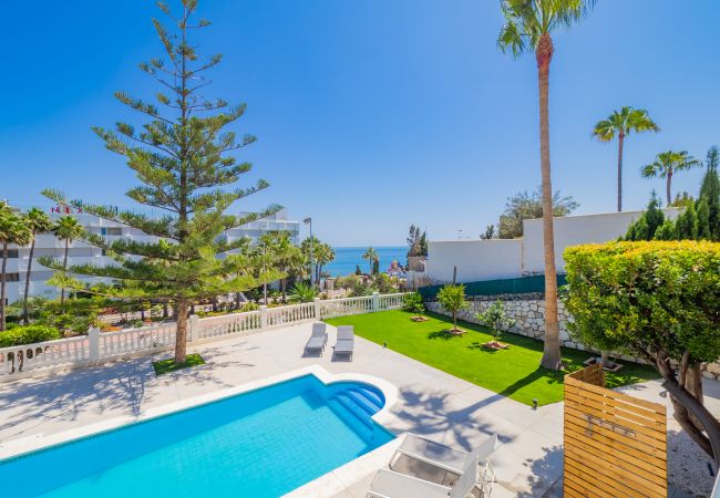 Villa in Benalmádena - Cubo's Beach Front Villa Benalmadena