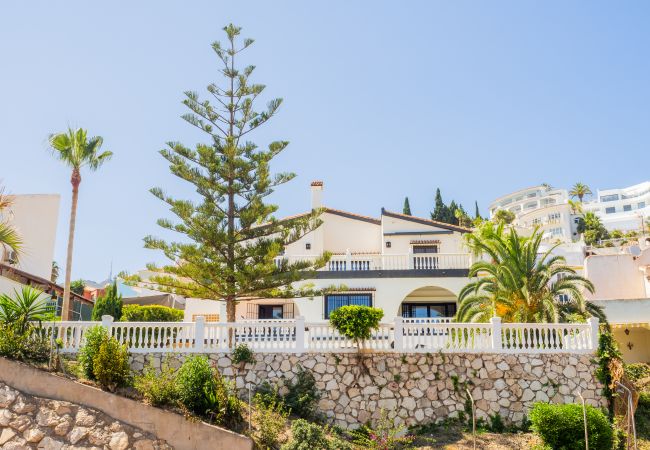 Villa in Benalmádena - Cubo's Beach Front Villa Benalmadena