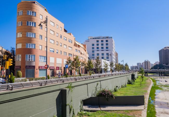 Apartment in Málaga - Cubo's Apartamento Atocha with Optional Parking